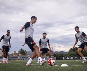 Imagem ilustrativa da imagem Vasco encara Nova Iguaçu com possíveis despedidas