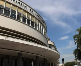 Imagem ilustrativa da imagem Ventania faz Congonhas cancelar 87 decolagens e 80 pousos