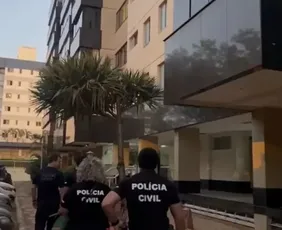 Imagem ilustrativa da imagem Vidente apresenta falso advogado e idosa perde R$ 1 milhão em golpe no DF