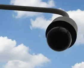 Imagem ilustrativa da imagem Vila Velha instala 100 novas câmeras para monitoramento no trânsito