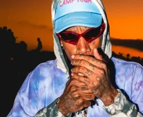 Imagem ilustrativa da imagem Wiz Khalifa é condenado à prisão na Romênia por fumar maconha no palco