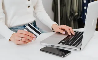 Imagem ilustrativa da imagem Banco deve indenizar se validar transação suspeita