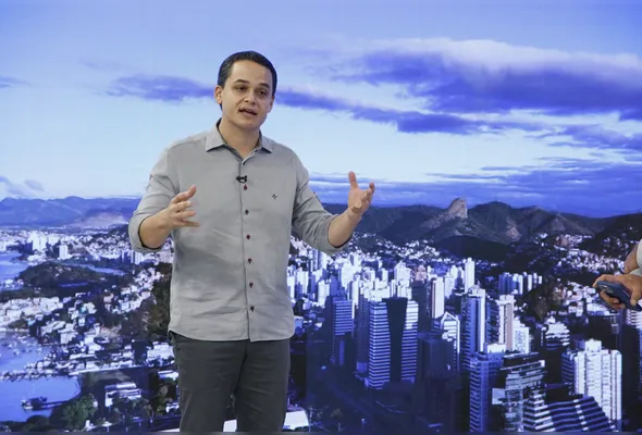 Prefeito Lorenzo Pazolini durante participação no TN1