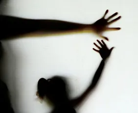 Imagem ilustrativa da imagem 8,8% dos adolescentes brasileiros de 13 a 17 anos relatam já terem sido estuprados