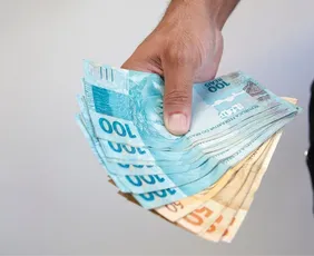 Imagem ilustrativa da imagem Abono do PIS/Pasep começa a ser pago no dia 16, com novas regras; entenda mudanças