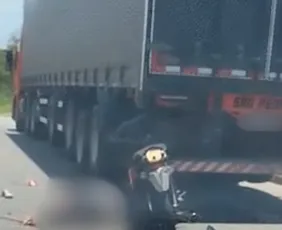 Imagem ilustrativa da imagem Acidente envolvendo caminhão e motocicleta deixa uma pessoa morta na Serra