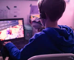 Imagem ilustrativa da imagem Adolescentes têm contas suspensas pelas plataformas de jogos digitais