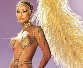 Imagem ilustrativa da imagem Adoro vir meio peladona, diz Sabrina Sato sobre fantasias de Carnaval