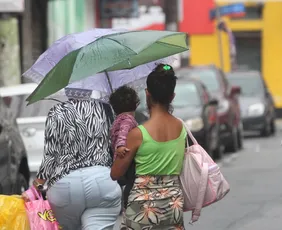 Imagem ilustrativa da imagem Alerta de temporal em 62 cidades do Espírito Santo até quinta-feira