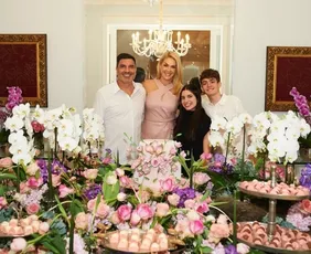 Imagem ilustrativa da imagem Ana Hickmann celebra 45 anos em festa intimista organizada por Edu Guedes