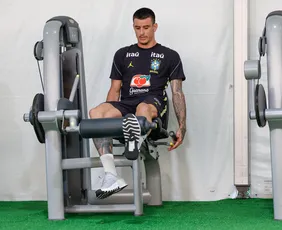 Imagem ilustrativa da imagem Ancelotti faz novos testes na seleção brasileira e coloca Ibañez na lateral-direita