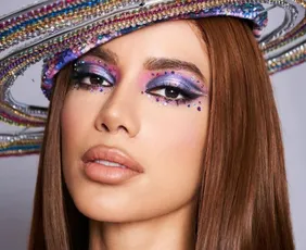 Imagem ilustrativa da imagem Anitta diz que suas fotos recentes não “condizem com sua real beleza"