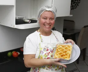 Imagem ilustrativa da imagem Aprenda a fazer um Empadão de camarão para saborear na Semana Santa