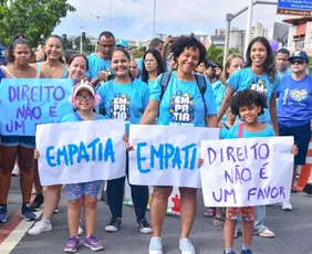 Imagem ilustrativa da imagem Associação de Amigos dos Autistas faz caminhada na Praia de Camburi neste domingo