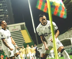 Imagem ilustrativa da imagem Atlético-MG faz primeiro tempo avassalador e goleia a Chapecoense na Arena Condá