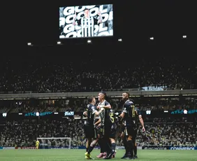 Imagem ilustrativa da imagem Atlético-MG joga mal, mas vence o Juventud-URU com gol no fim