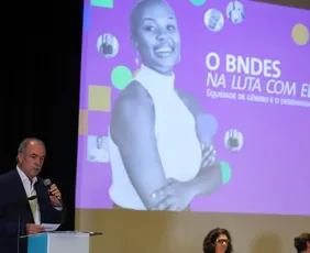Imagem ilustrativa da imagem BNDES reduz taxa de juros em empréstimos para mulheres de cooperativas