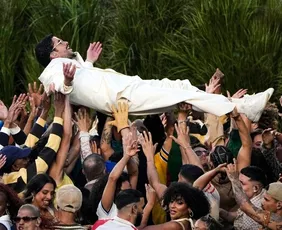 Imagem ilustrativa da imagem Bad Bunny bate recorde de audiência em show de intervalo do Super Bowl