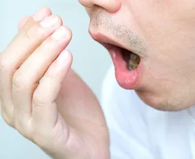 Imagem ilustrativa da imagem “Bafo de Ozempic”: canetas para emagrecer podem causar mau hálito?