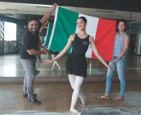 Imagem ilustrativa da imagem Bailarina de 14 anos em disputa de dança na Itália