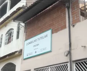 Imagem ilustrativa da imagem Bebê de 6 meses e menino de 4 anos são abandonados em estabelecimento em Cariacica