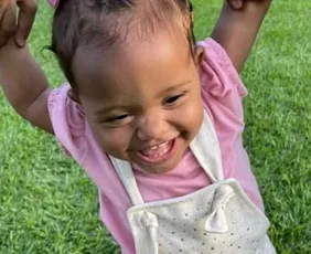 Imagem ilustrativa da imagem Bebê é morta após ser deixada com padrasto enquanto mãe estava em entrevista