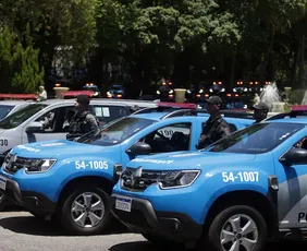 Imagem ilustrativa da imagem Bomba deixada dentro de bolsa em ponto de ônibus explode e deixa 8 feridos no Rio