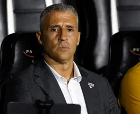 Imagem ilustrativa da imagem Botafogo abre negociações com o técnico Hernán Crespo para a vaga de Martín Anselmi