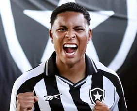Imagem ilustrativa da imagem Botafogo fecha com novo lateral Caio Roque