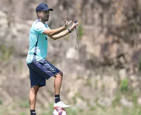 Imagem ilustrativa da imagem Botafogo não terá elenco completo contra o Flamengo pelo Carioca