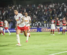 Imagem ilustrativa da imagem Bragantino atropela Flamengo em jogo com expulsão de Pulgar por agressão