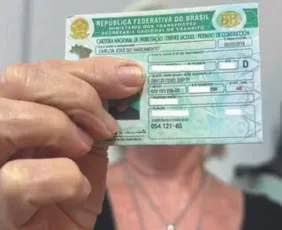 Imagem ilustrativa da imagem Brasileiros deixaram de gastar R$ 499 milhões com nova carteira de motorista
