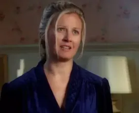 Imagem ilustrativa da imagem Carrie Anne Fleming, de 'iZombie' e 'Supernatural', morre aos 51 anos