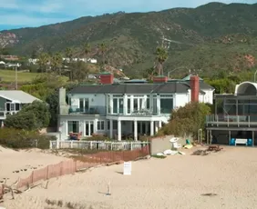 Imagem ilustrativa da imagem Casa de praia de Hannah Montana em Malibu pode ser 'alugada' no Airbnb