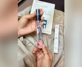 Imagem ilustrativa da imagem Cheiro de livro novo vira perfume e chega às livrarias brasileiras