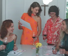 Imagem ilustrativa da imagem “Clubes de Mulheres” para tratar temas sérios e descontrair