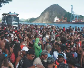 Imagem ilustrativa da imagem Coisas de Negres: bloco contra o preconceito toma conta do Centro de Vitória