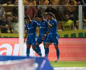 Imagem ilustrativa da imagem Com pênalti polêmico, Cruzeiro busca empate contra Mirassol e soma primeiro ponto