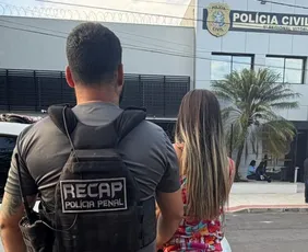 Imagem ilustrativa da imagem Condenada por tráfico no Mato Grosso do Sul é presa em ponto de ônibus de Vitória