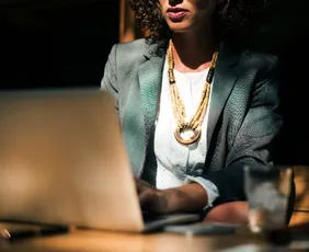 Imagem ilustrativa da imagem Crimes virtuais são levados para a Justiça com pedidos de indenização