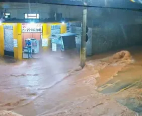 Imagem ilustrativa da imagem Defesa Civil envia alerta pelo celular sobre risco de deslizamentos em Juiz de Fora