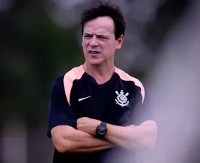 Imagem ilustrativa da imagem Diniz se diz “realizado” ao chegar no Timão