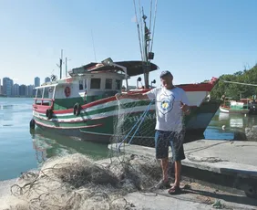 Imagem ilustrativa da imagem Economia marinha: denúncia de prejuízos com atividade predatória