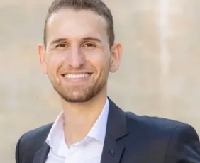 Imagem ilustrativa da imagem Engenheiro morre horas após casamento em Goiânia; família aguarda perícia