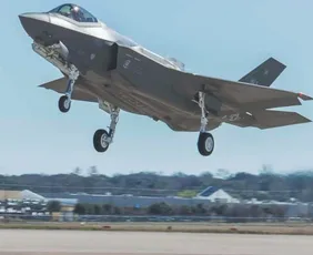 Imagem ilustrativa da imagem Espanha fecha espaço aéreo para aviões dos EUA