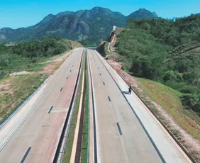 Imagem ilustrativa da imagem Especialistas defendem maior limite de velocidade no Contorno do Mestre Álvaro