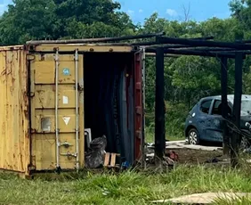 Imagem ilustrativa da imagem Explosão em contêiner deixa um morto em área de fazenda na Serra