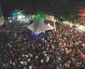 Imagem ilustrativa da imagem Festas de rua ganham força e viram encontro de gerações