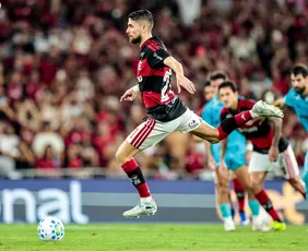 Imagem ilustrativa da imagem Flamengo perde Jorginho por lesão em semana dura com estreia na Libertadores