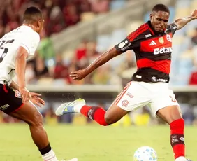 Imagem ilustrativa da imagem Flamengo supera Vitória na Copa do Brasil e segue 100% há seis jogos